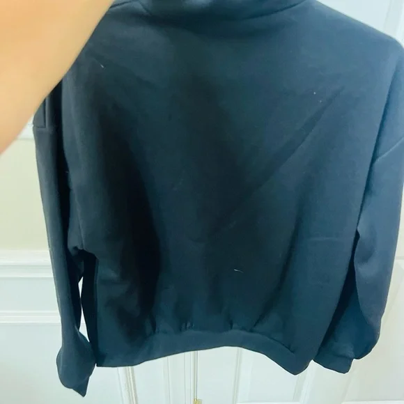 Classic Black Zip-Up Sweater for Men - Picture 3 of 3